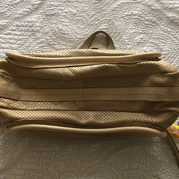 ✨CHLOE PARATAY PERFORATED CREAM LARGE BAG PRE 💓 CONDITION ✨ LOTS OF LIFE LEFT ✨ - Picture 12 of 13
